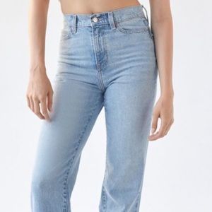 BDG Urban Outfitters Slim Straight Light Wash